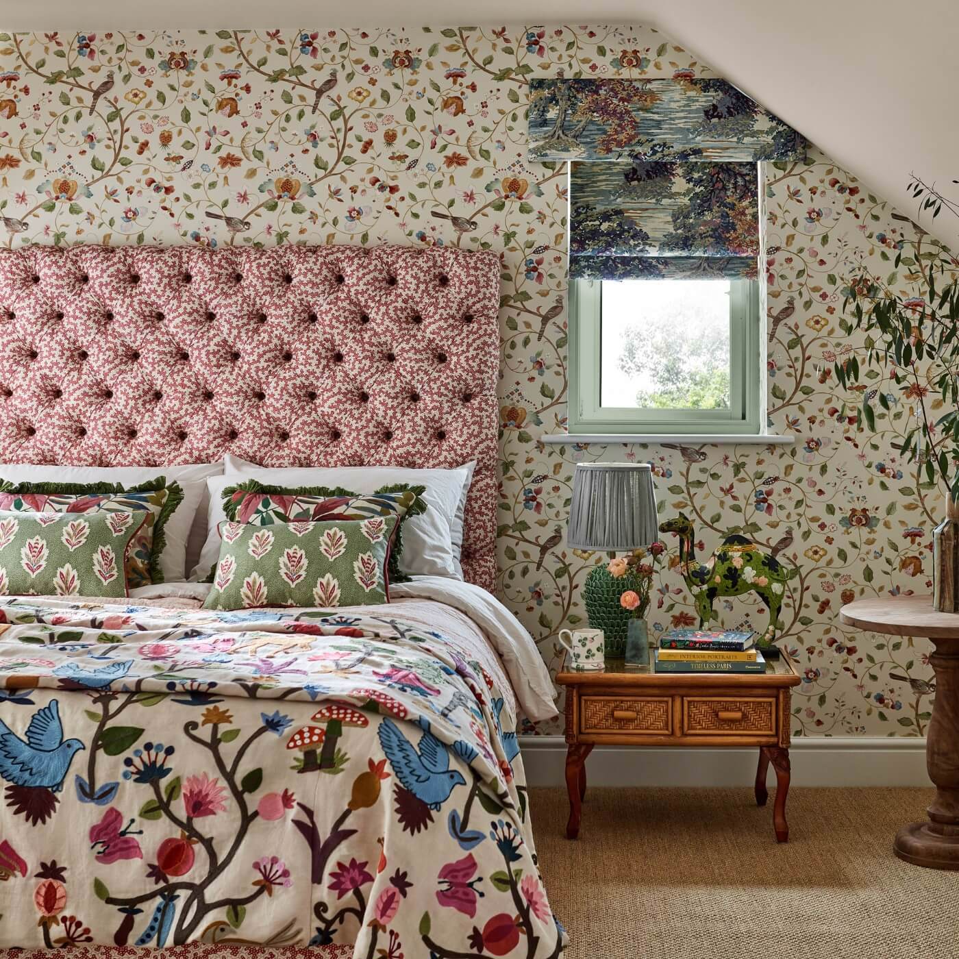 Aril's Garden Wallpaper - Indigo/Red - Sanderson - DABW217237 - Morris Wallpaper