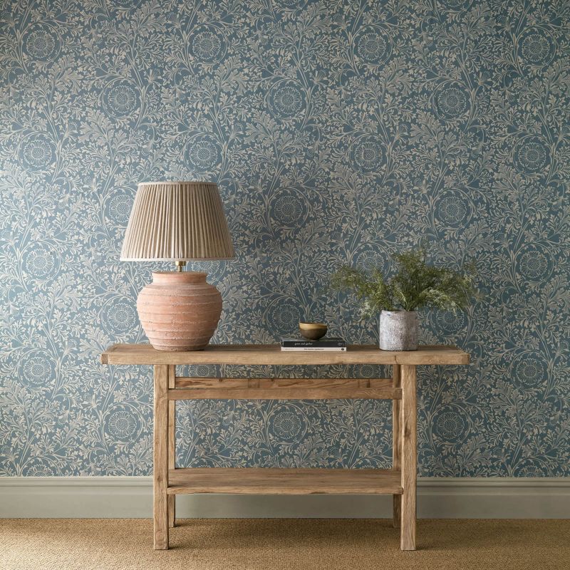 Chamomile Wallpaper - China Blue - Morris & Co - 217588