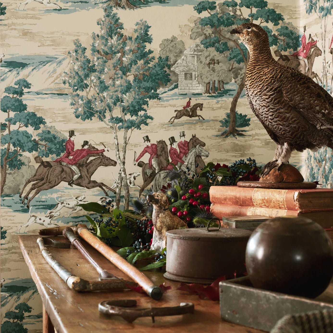 Tally Ho Wallpaper - Pearl/Grey - Sanderson - DVIN214599 - Morris Wallpaper