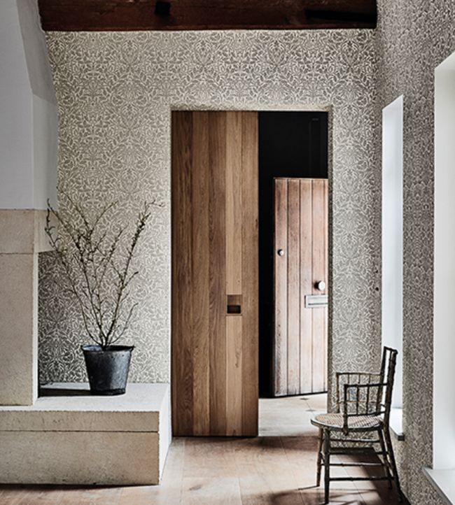 Pure Acorn Wallpaper - Ecru/Pewter - 216042 - Morris & Co