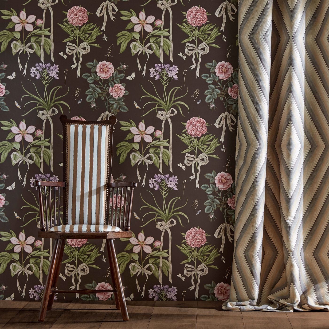 Cupid's Beau Wallpaper - Morel/Mantle - Sanderson - DGDW217313 - Morris Wallpaper