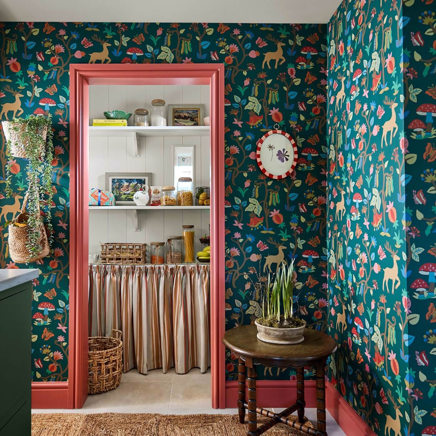 Forest Of Dean Wallpaper - Mulberry/multi - Sanderson - DABW217218 - Morris Wallpaper