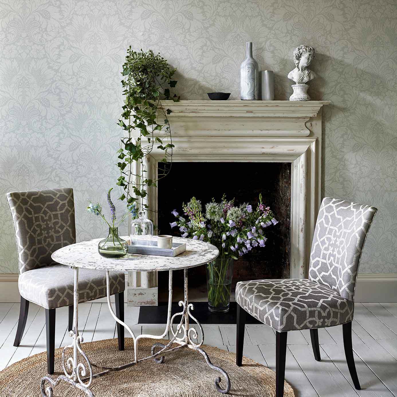 Kent Wallpaper - Dove - Sanderson - DDAM216390 - Morris Wallpaper