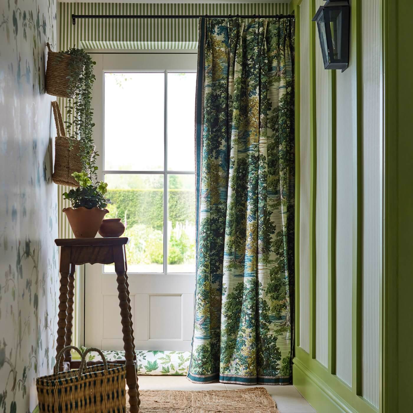 Pinetum Stripe Wallpaper - Mulberry - Sanderson - DABW217253 - Morris Wallpaper