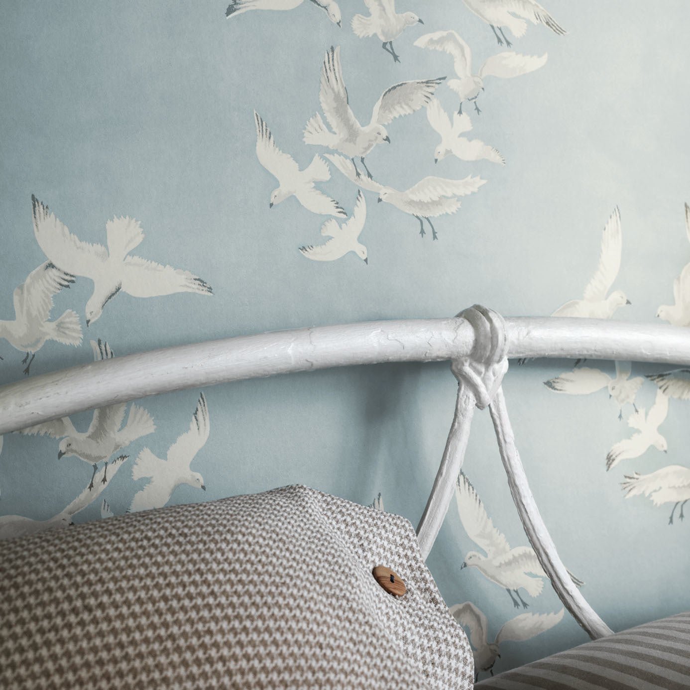 Seagulls Wallpaper - Blue - Sanderson - DVIN214585 - Morris Wallpaper