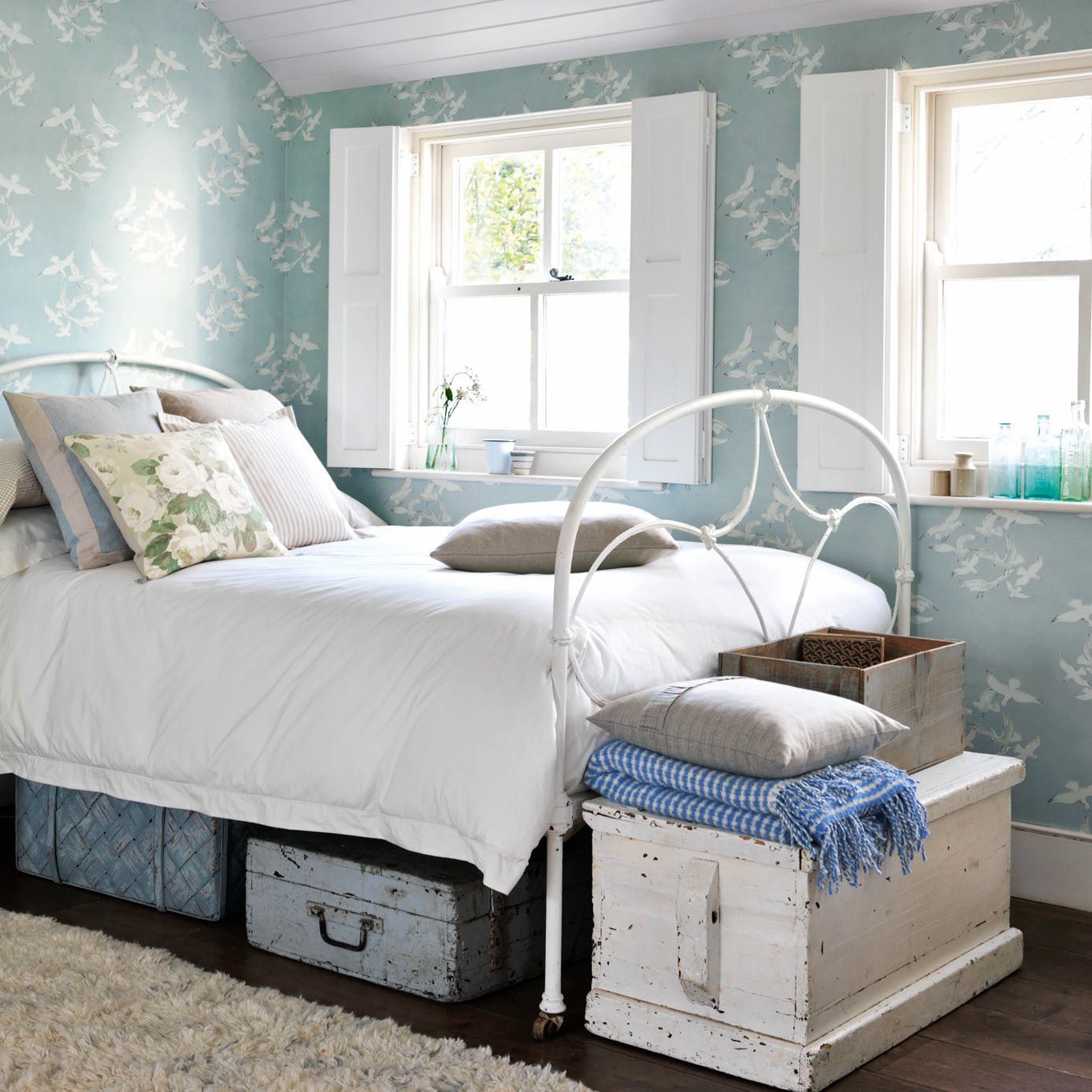 Seagulls Wallpaper - Eau De Nil - Sanderson - DVIN214586 - Morris Wallpaper
