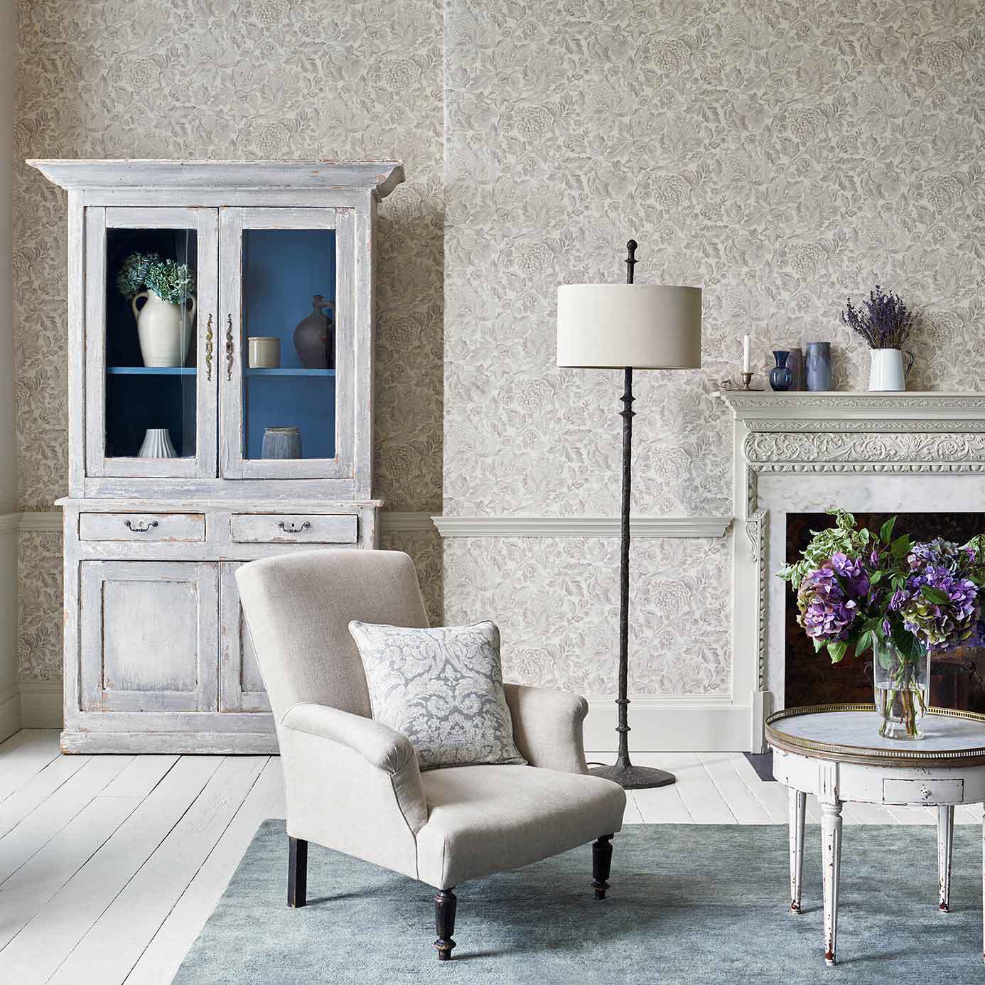 Thackeray Wallpaper - Fig - Sanderson - DDAM216413 - Morris Wallpaper